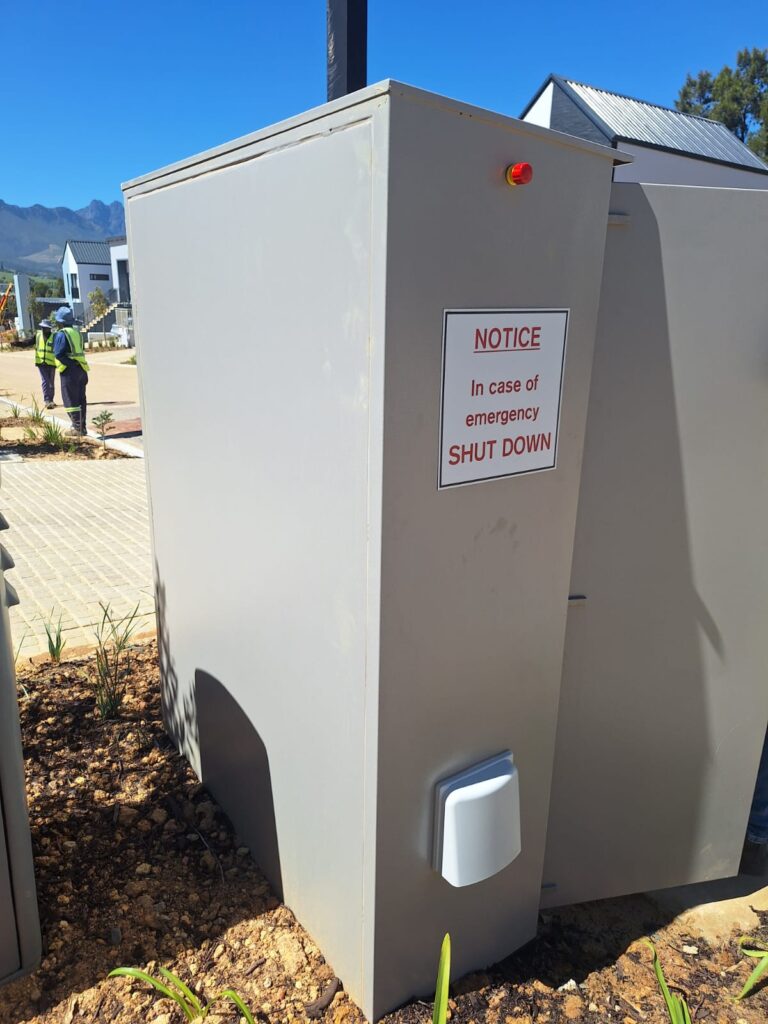 Old outdoor inverter enclosure with elevated temperatures